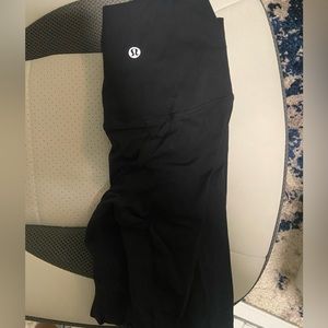 Black lululemon leggings